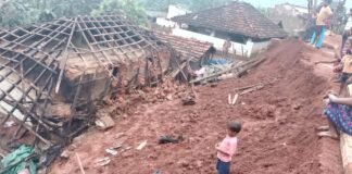 ఇంటి గోడ కూలి తప్పిన పెను ప్రమాదం