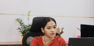 భారీ వర్షాలు.. రేపు పాఠశాలలకు సెలవు