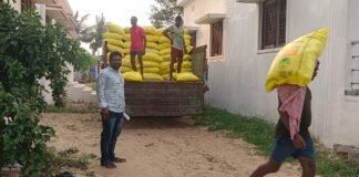 రైతులకు సబ్సిడీపై యూరియా, డీఏపీ చల్లారెడ్డిపాలెం సచివాలయానికి చేరిన ఎరువులు