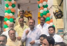 గాంధీ విగ్రహాలకు ఆమంచి నివాళులు