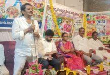 చిన్నారుల బంగారు భవిష్యత్తుకు బాటలు వేస్తున్న అంగన్వాడీ కార్యకర్తలు