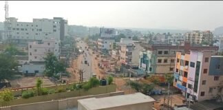 బలమైన అభ్యర్థుల కోసం ప్రధాన పార్టీల కసరత్తు