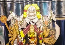 మహిషాసుర మర్దిని అవతారంలో శ్రీ వాసవి అమ్మవారు