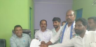వంచుల వైసీపీ ఎంపీటీసీ అభ్యర్థిగా దారకని సత్యబాబు నామినేషన్