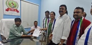 అట్టహాసంగా చింతకాయల అనిత నామినేషన్